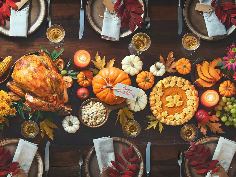 Photo of a Thanksgiving table display